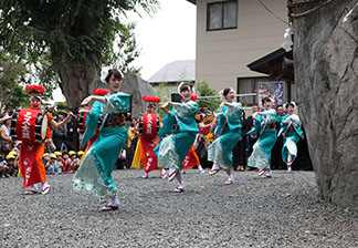 三ツ石神社奉納演舞②